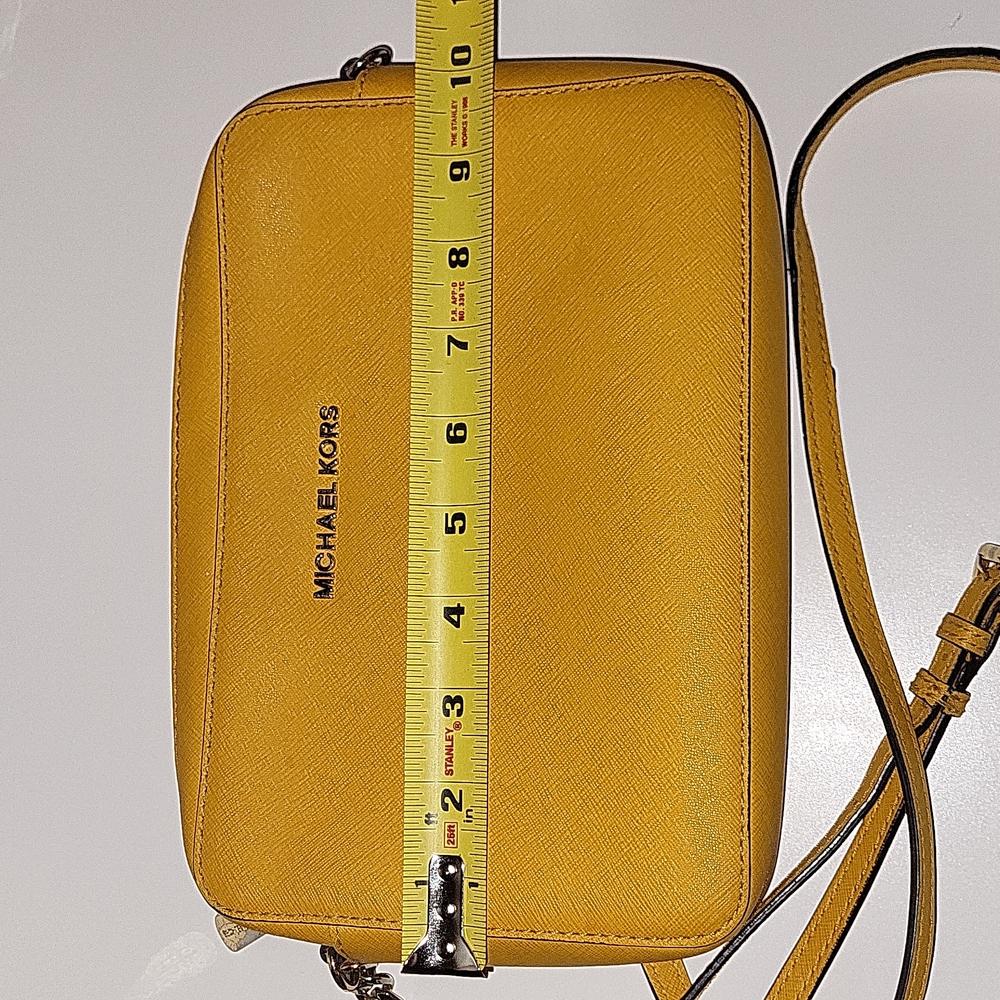 Michael Kors Jet set large east west, crossbody in marigold,  gold h…